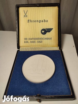 NDK porcelán díszplakett - Omnibusbahnhof Karl-Marx-Stadt 