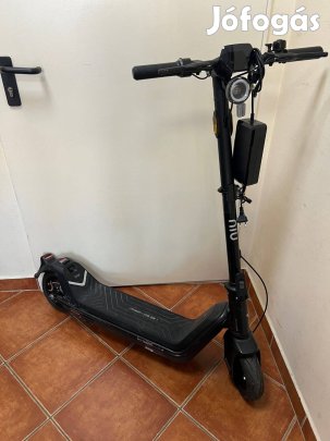 NIU Kqi3 Pro elektromos roller
