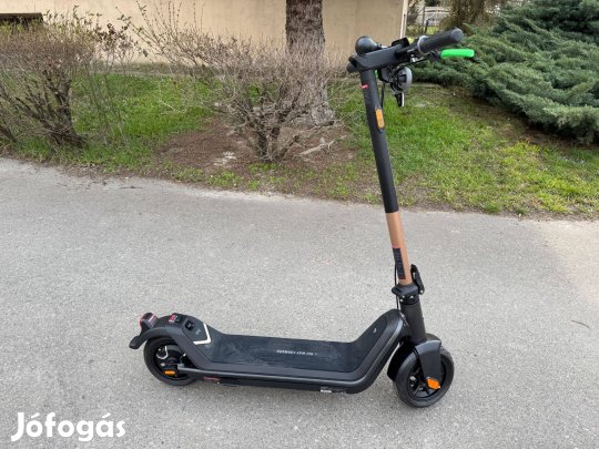 NIU Kqi3 Pro roller (arany színű) eladó. 50 km hatótáv