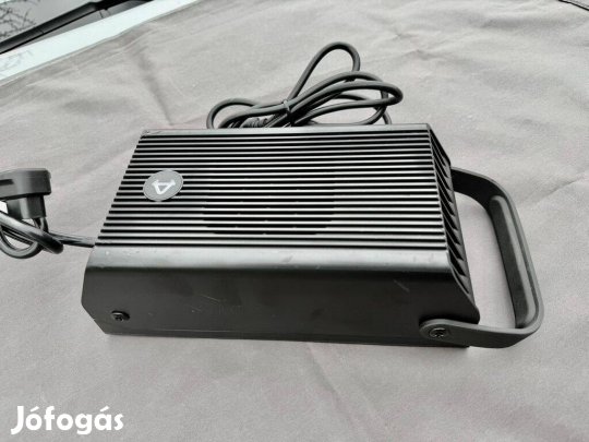 NIU elektromos robogó gyári gyorstöltő gyors töltő