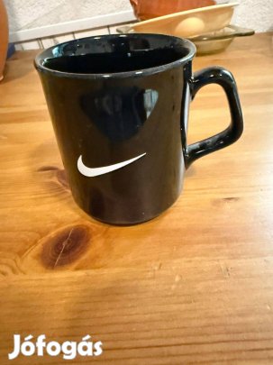 N.i.k.e bögre, új, angol termék