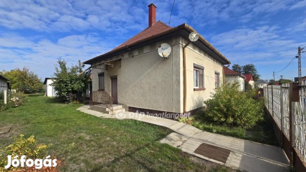 Nádudvari eladó 65 nm-es ház
