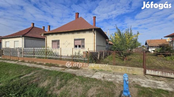 Nádudvari eladó 65 nm-es ház