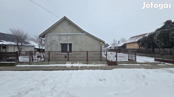 Nádudvari eladó 66 nm-es ház