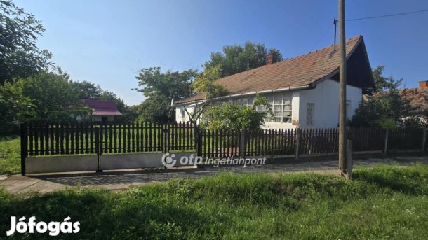 Nádudvari eladó 80 nm-es ház