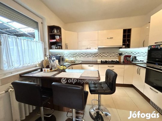 Nágocsi 170 nm-es ház eladó