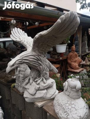 Nagy 80cm Turul szobor Fagyálló műkő Trianon irradenta emlék