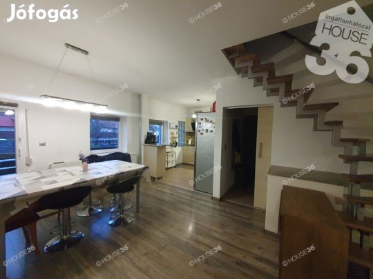 Nagy Petőfivárosi ház eladó!