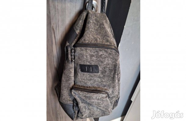 Nagy Táska, Szürke