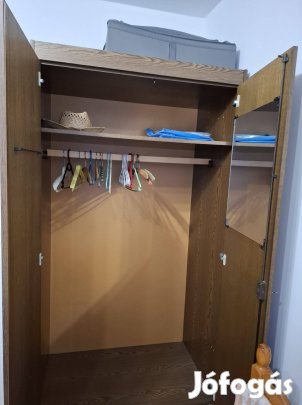 Nagy akasztós ruhásszekrény