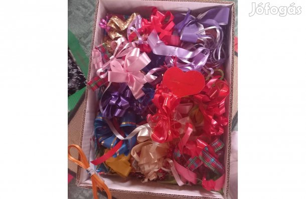 Nagy doboz díszcsomagoló szalag - Újszerű