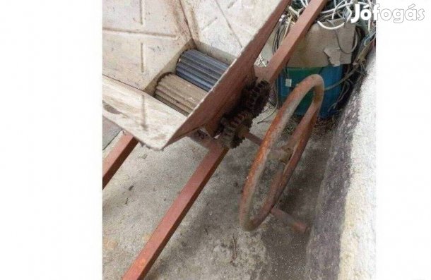 Nagy fém szőlő daráló Eladó