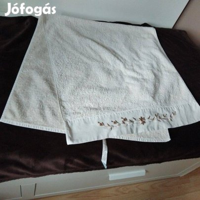Nagy frottir hímzett fürdő lepedő ,címke nélküli