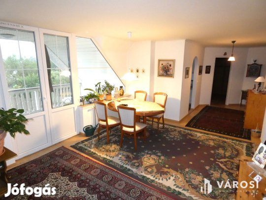 Nagy ház most még jó áron eladó a Balatonhoz közel