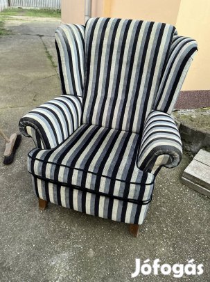 Nagy kényelmes füles fotel 56000 ft bp.17 ker