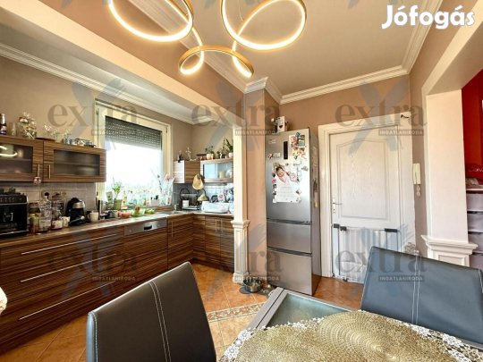 Nagy konyhás/étkezős panel lakást láttál már?