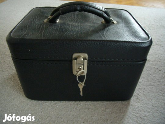 Nagy kozmetikai bőrönd táska