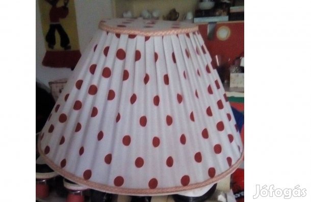 Nagy lámpaernyő megkímélt állapotú, tiszta. Személyes átvétel
