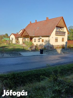 Nagy lehetőséget rejtő Segesdi ingatlan eladó. 