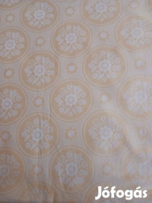 Nagy méretű , régi asztalterítő
