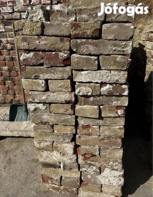 Nagy méretű bontott tégla eladó