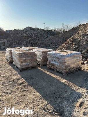 Nagy méretű bontott tégla eladó