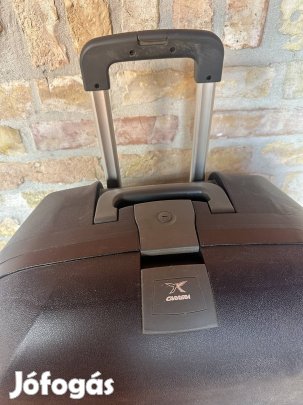 Nagy méretű bőrönd 