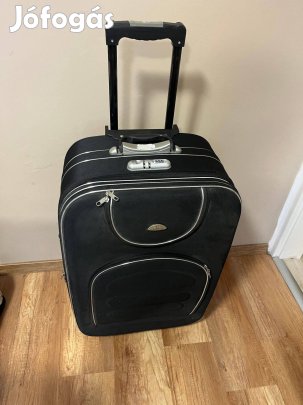 Nagy méretű bőrönd eladó