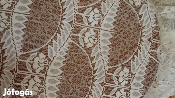 Nagy méretű csipkefüggönyök (6 db van)
