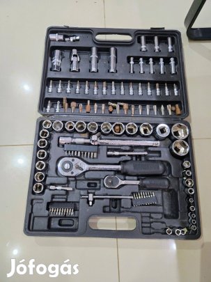 Nagy méretű dugókulcs és szerszámkészlet