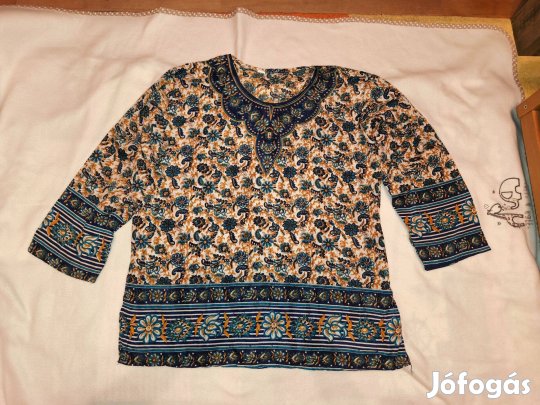 Nagy méretű gyönyörű felső