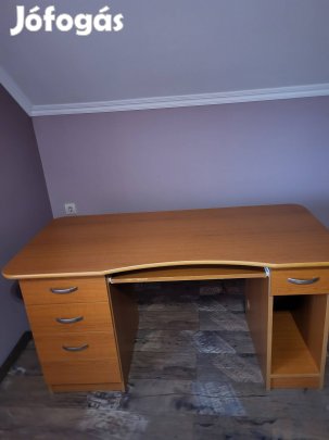 Nagy méretű íróasztal eladó