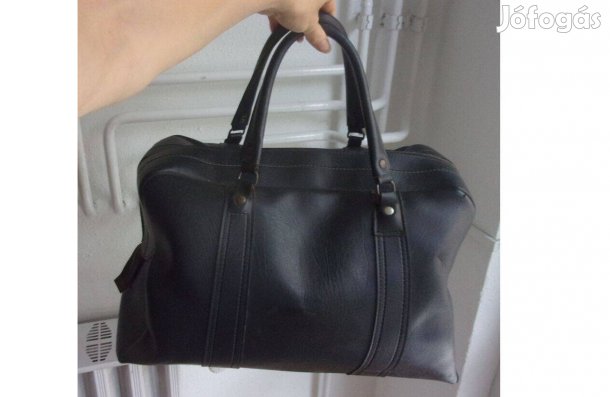 Nagy méretű női bőr táska poggyász Újpest központ közelében