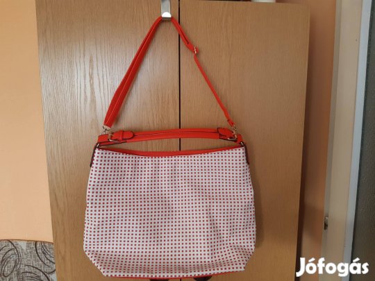 Nagy méretű női táska