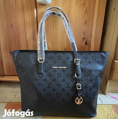 Nagy méretű női táska