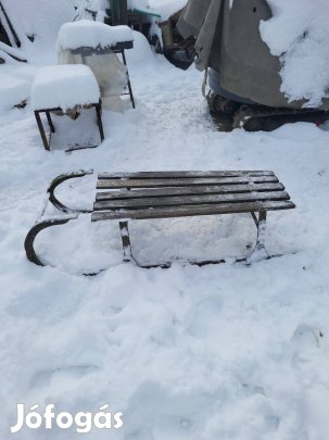 Nagy méretű vasszánkó