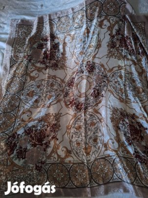 Nagy méretű virágmintás női sál ( 118 x 118 )