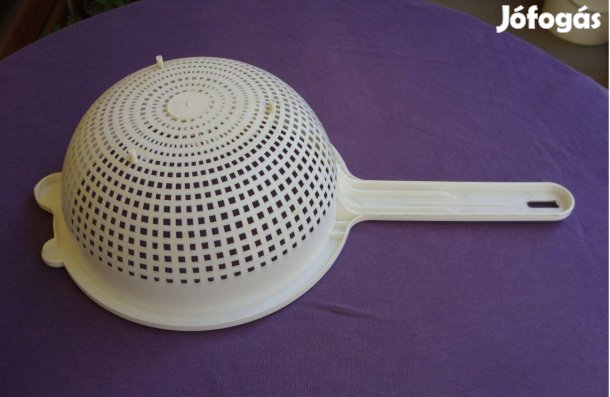 Nagy műanyag tésztaszűrő, szűrőkanál
