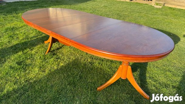 Nagy ovális kihúzható étkezőasztal 250 cm Nóra típus 2 betétlap