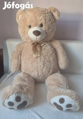 Nagy plüss mackó
