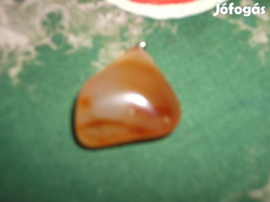 Nagy sávos achát medál