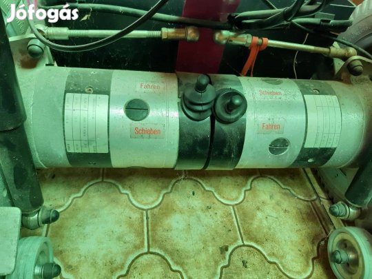 Nagy teherbírású rokkantkocsi hibás