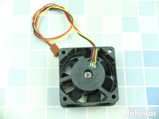 Nagy teljesítményű 60 X 60 12V számítógépház hűtő ventilátor