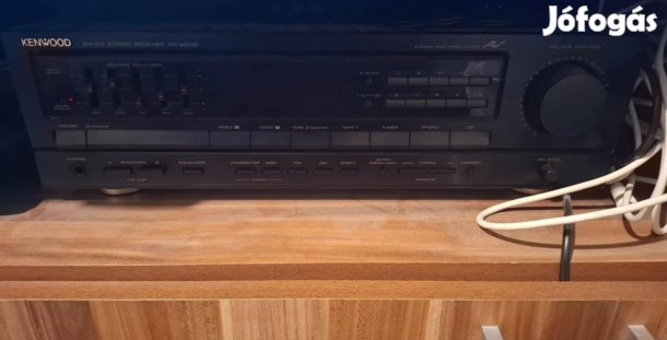 Nagy teljesítményű Kenwood erősítő sok bemenettel