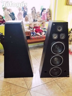 Nagy teljesítményű csonka gúla forma épített hangfal pár