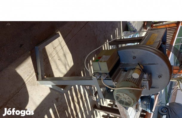 Nagy teljesítményü daráló