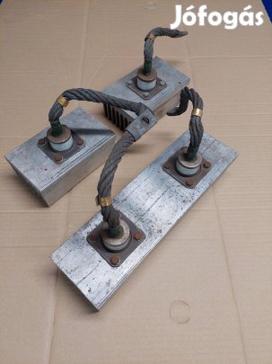 Nagy teljesítményű diódák hűtőbordán