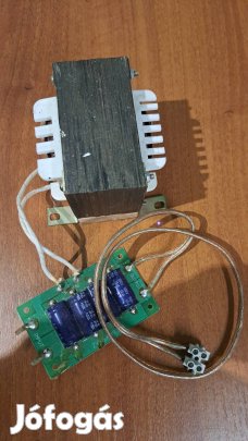 Nagy teljesítményű hangváltó