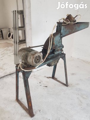 Nagy teljesítményű terménydaráló eladó!