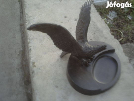 Nagy turul madár asztal dísz